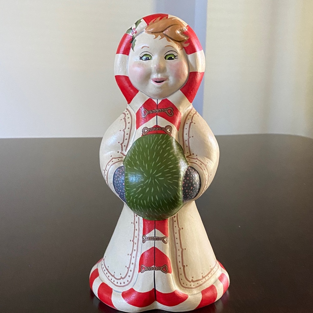 Vaillancourt Large Snowlady with Muff